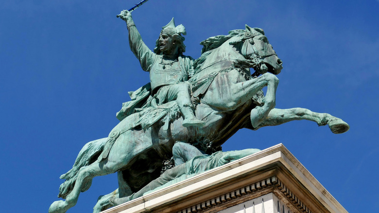 Place de Jaude equestrian statue of Vercingetorix