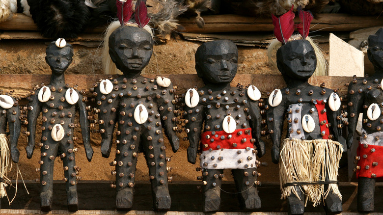 voodoo dolls lined up