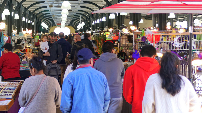 tourists in New Orleans market