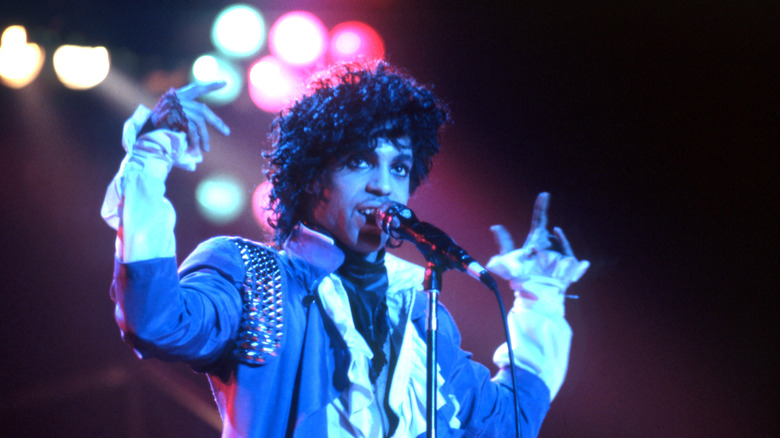 prince performing