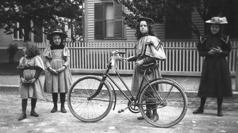 Children in a Boston street in the 1890s