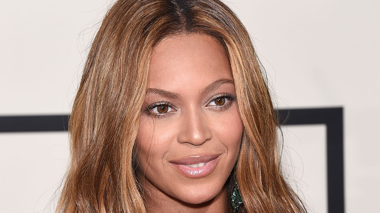 Beyonce at an award show in 2015