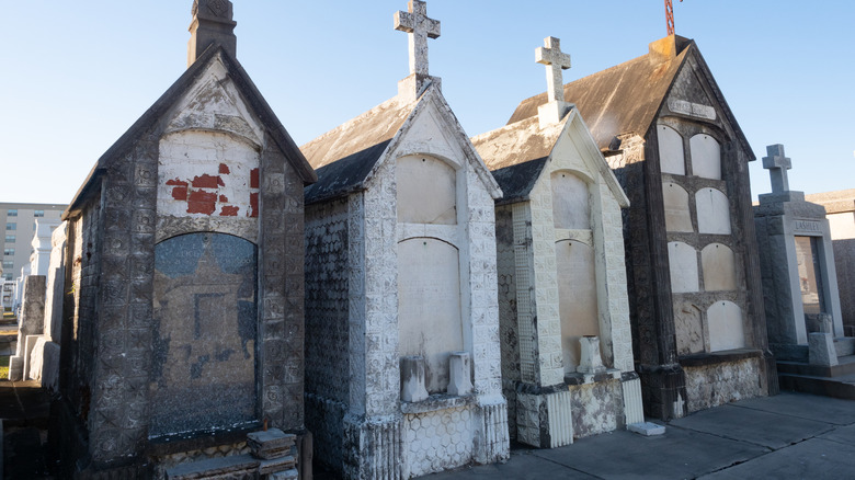 Louisiana cemetery mausoleums