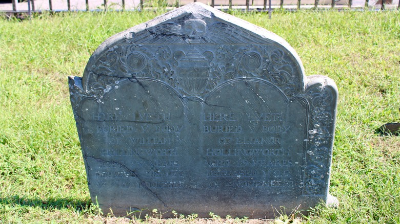 A gravestone in Salem Charter Cemetery 