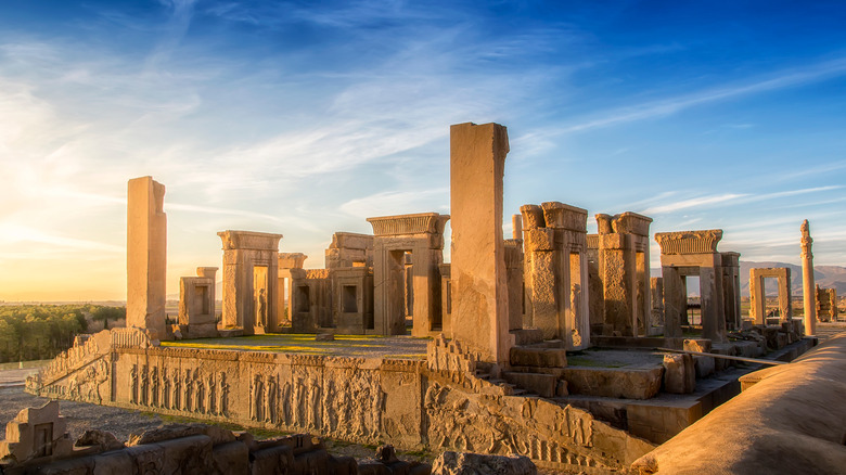 persepolis ruins