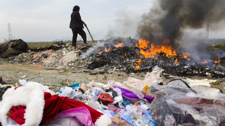 trash in Guiya, China