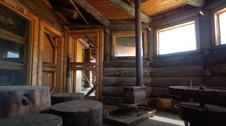 room inside the Smith mansion