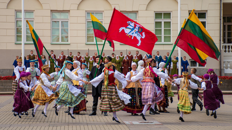 Lithuanian dancers