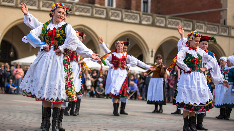 Polish dancers in Krakow Square