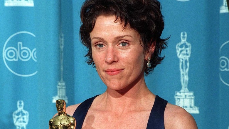 frances mcdormand with her academy award