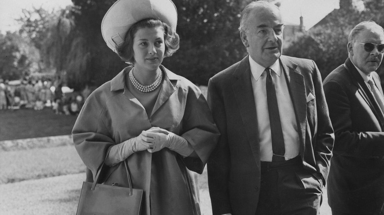 David Beatty, 2nd Earl Beatty (1905 - 1972) and his wife Diane arrive for the christening of Andrew Howland, the Duke of Bedford's grandson in the private chapel of Woburn Abbey, UK, 23rd July 1962