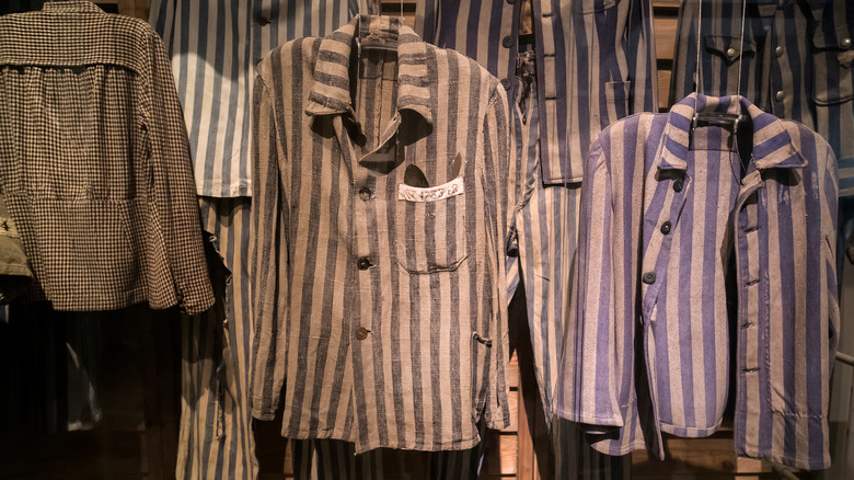 cloths worn by the prisoners held at auschwitz