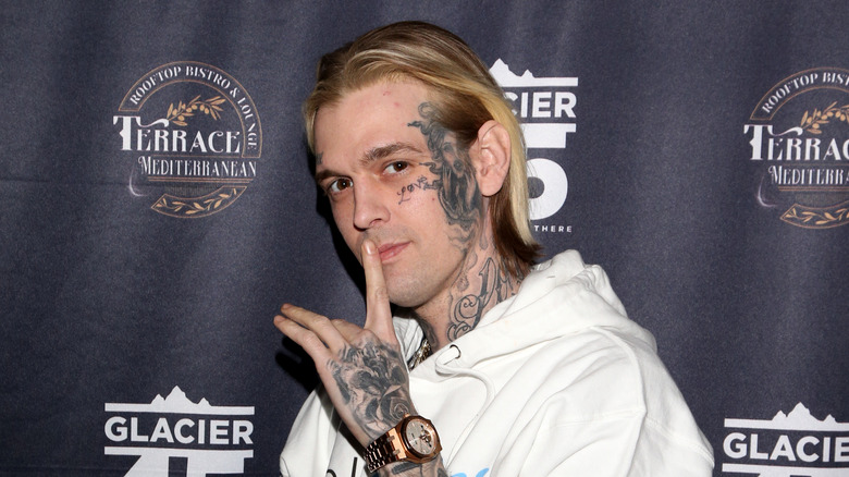 Aaron Carter posing 2022