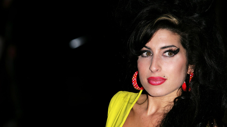 Amy Winehouse looking to the side