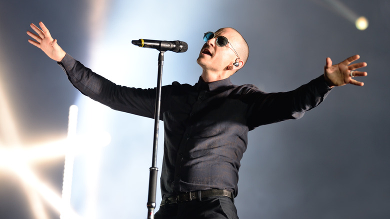 Chester Bennington singing on stage