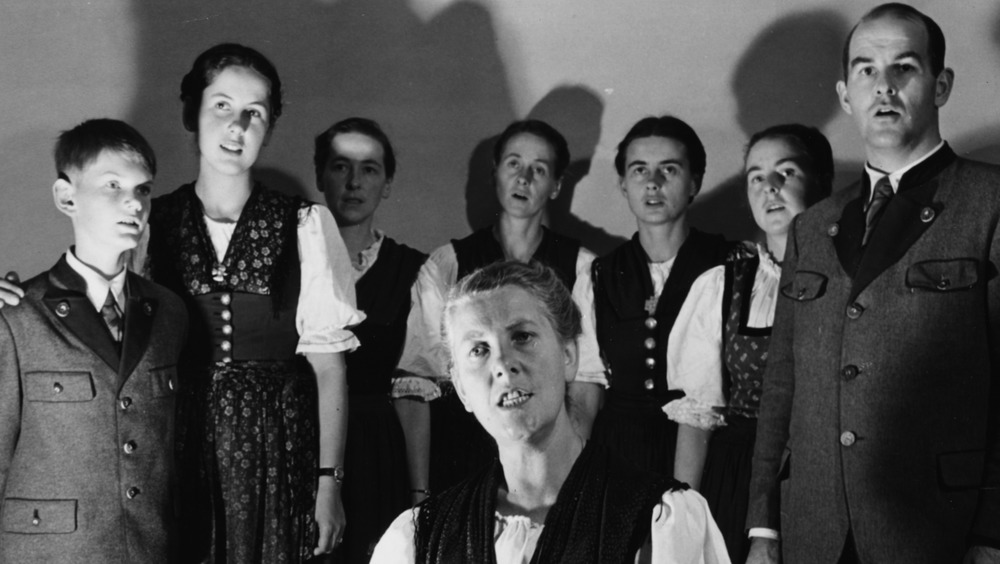 Maria von Trapp and children singing