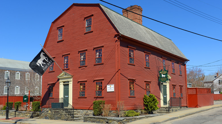 White Horse Tavern clear skies