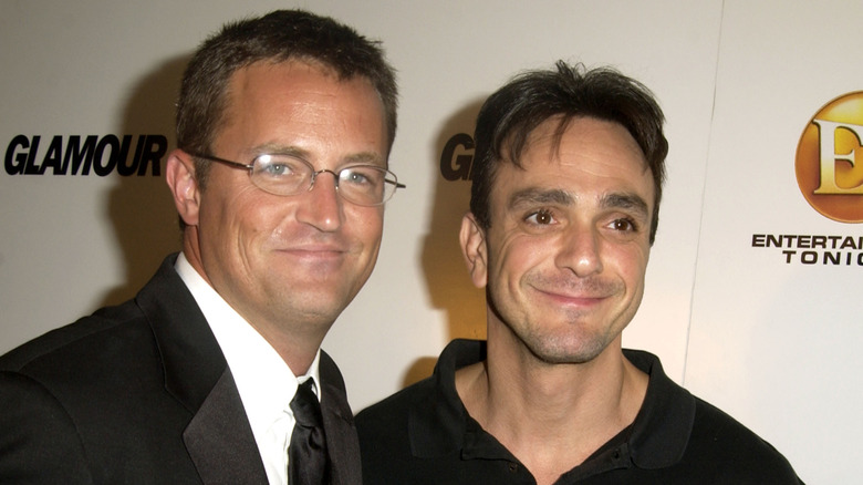 matthew perry and hank azaria smirking