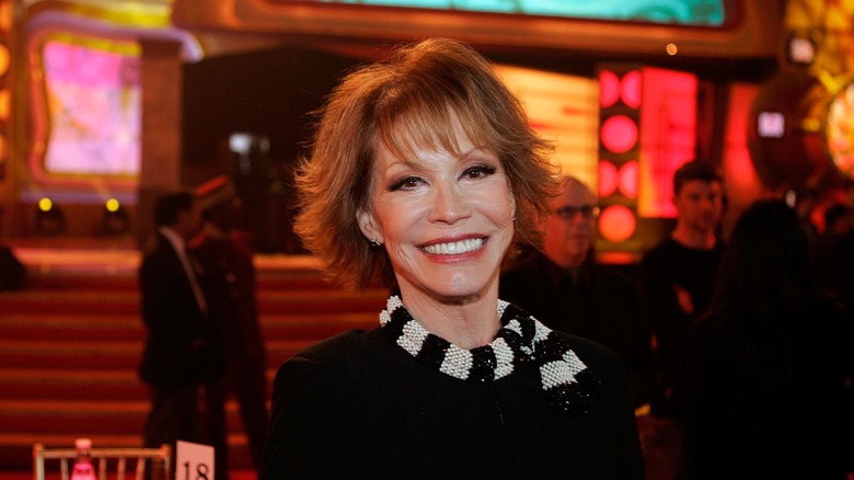 Mary Tyler Moore smiling