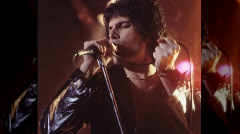 Freddie Mercury singing