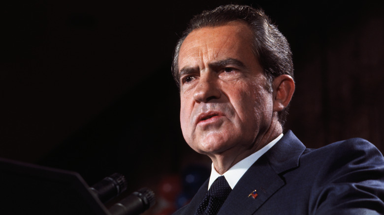 nixon speaking suit mic