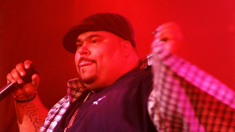 Big Pun performing with mic