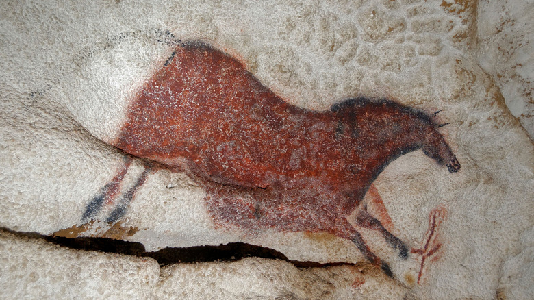 horse painting from lascaux cave