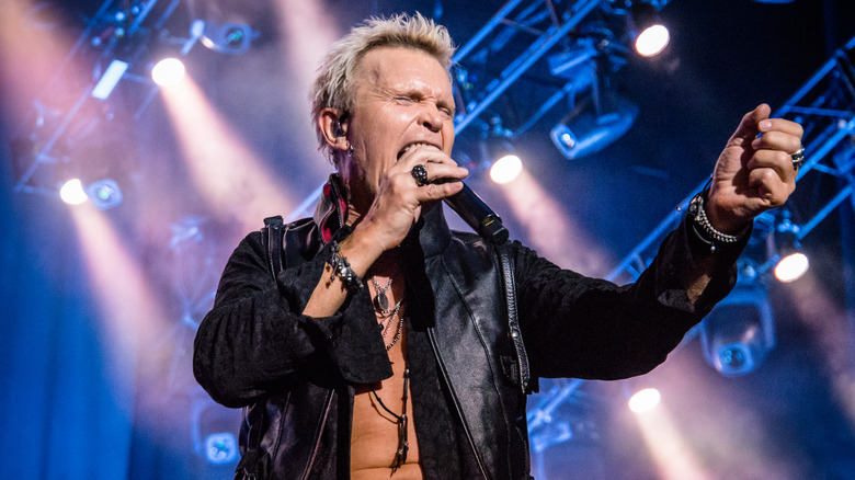 Billy Idol singing