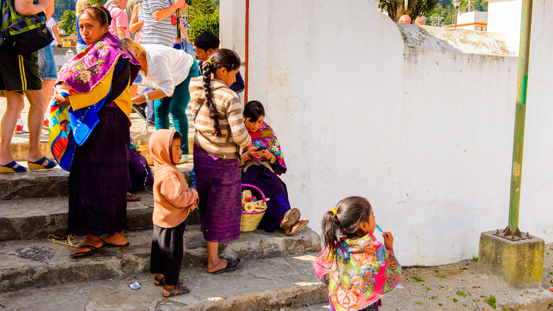 Tzotzil women and children, Chiapas Mexico