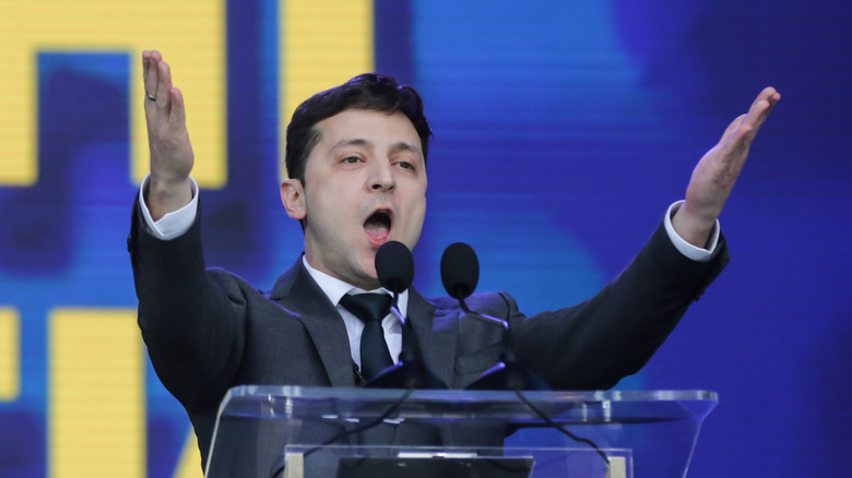 Zelensky giving a speach