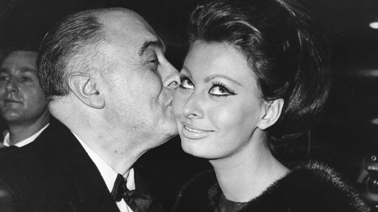 sophia loren and her husband carlo ponti kiss