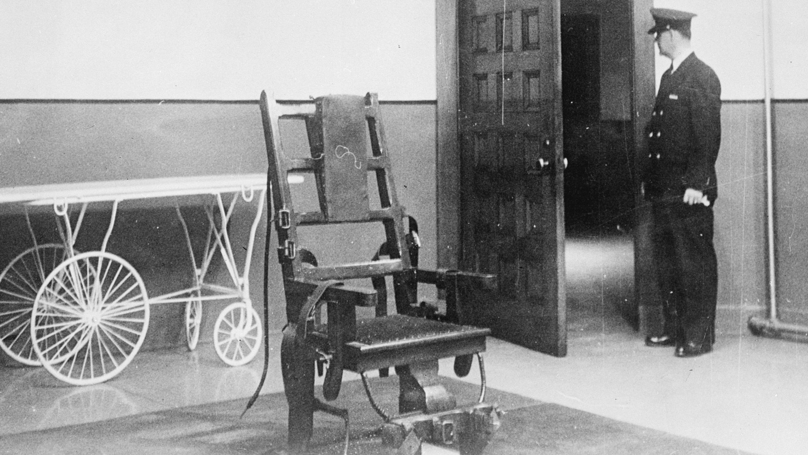 This Is What Really Happens To Your Body In The Electric Chair