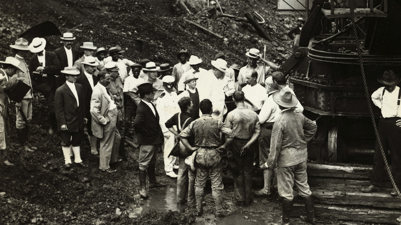 Roosevelt addresses crowd by Panama canal