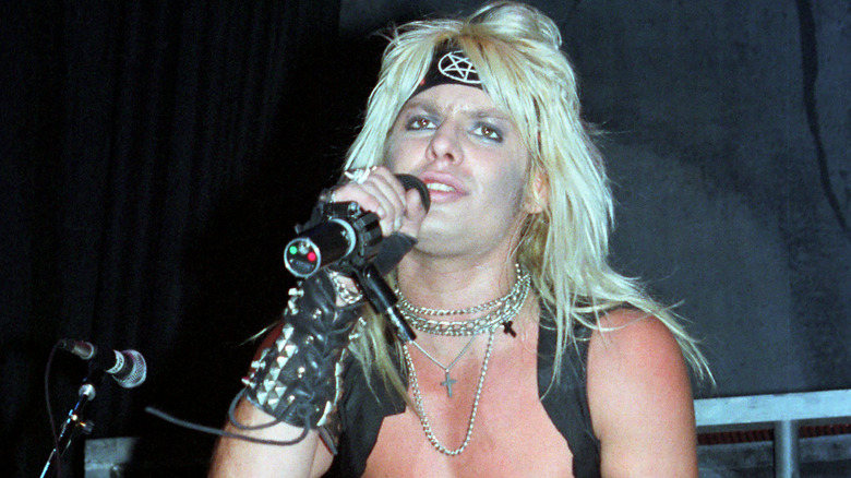 Vince Neil singing