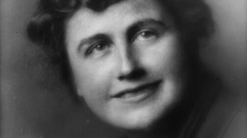 Portrait photograph of Edith Wilson, 1915