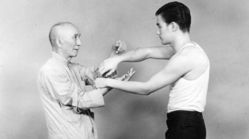 Teenage Bruce Lee trains with Ip Man