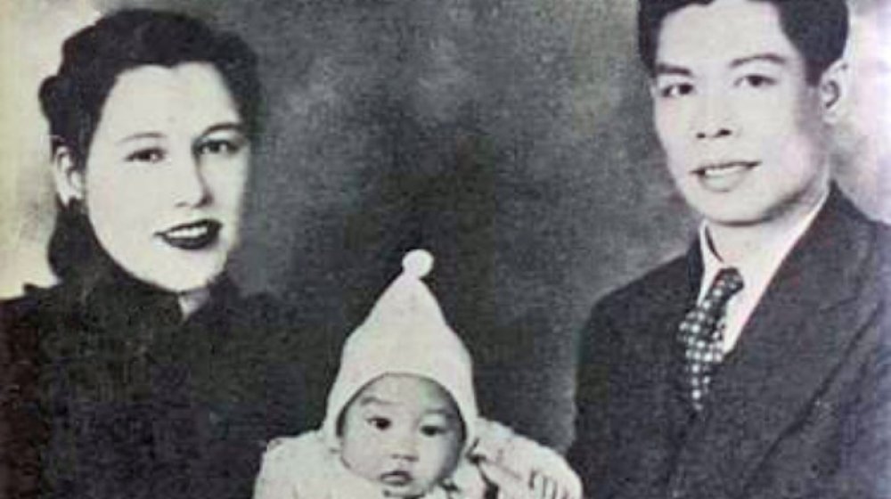 Baby Bruce Lee and his parents Grace Ho and Lee Hoi Chuen