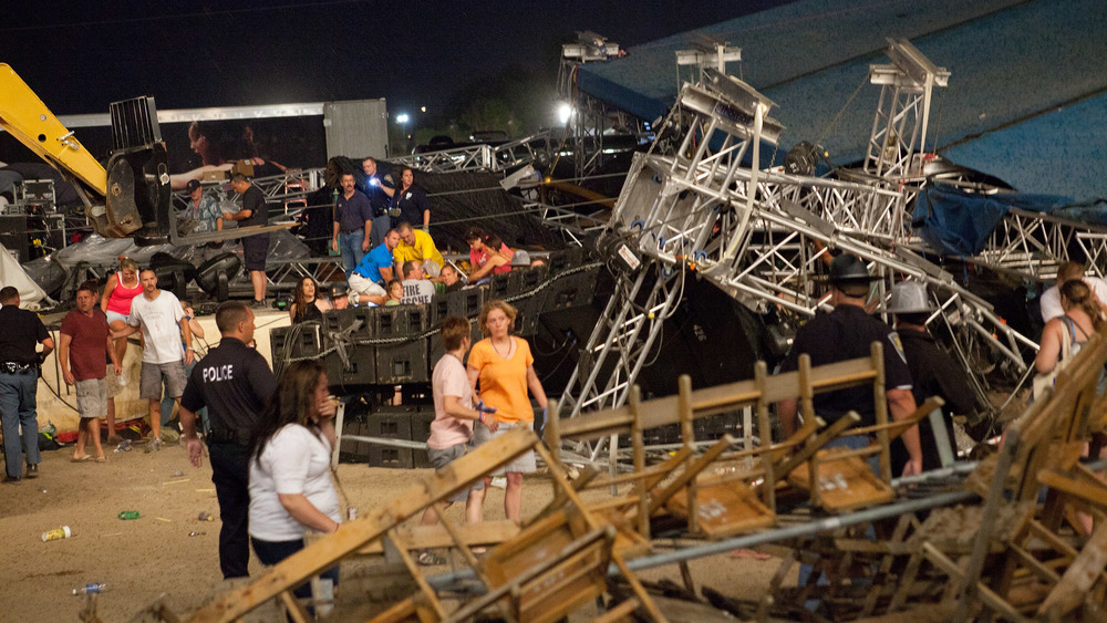 Sugarland stage collapse