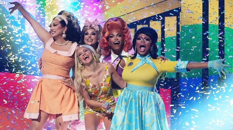 Ballerini on stage with drag queens