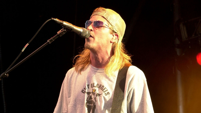 Wes Scantlin singing