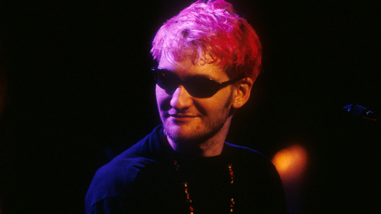 layne staley smirking during mtv unplugged