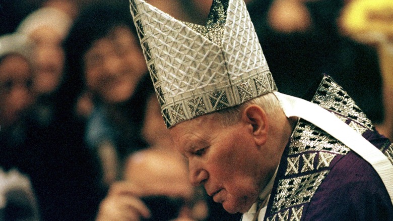 pope john paul II at a forgiveness ceremony