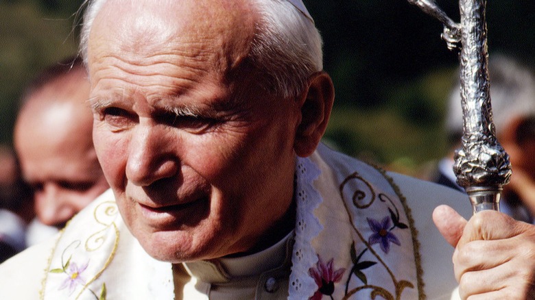 pope john paul II in a crowd of people