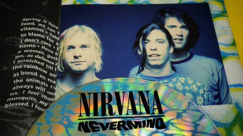 Nirvana Nevermind CD and band photo