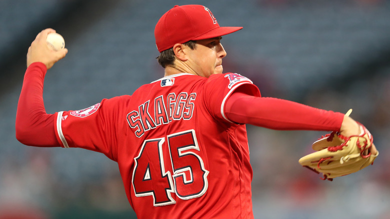 Tyler Skaggs winds up a pitch