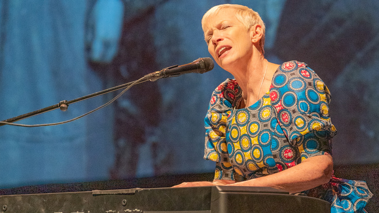 Annie Lennox playing piano