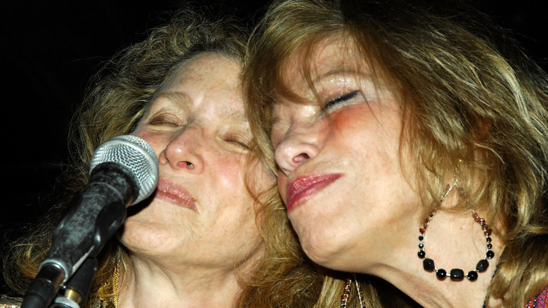 Lucy Simon and Carly Simon singing