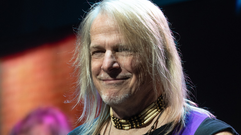 Steve Morse Deep Purple smirking on stage