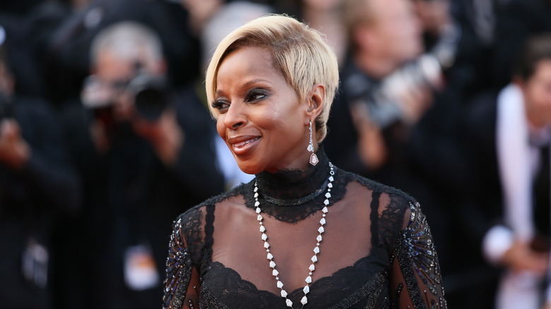 Mary J. Blige close-up