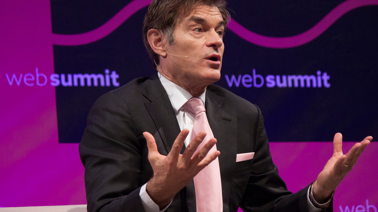 d rmehmet oz speaking on stage